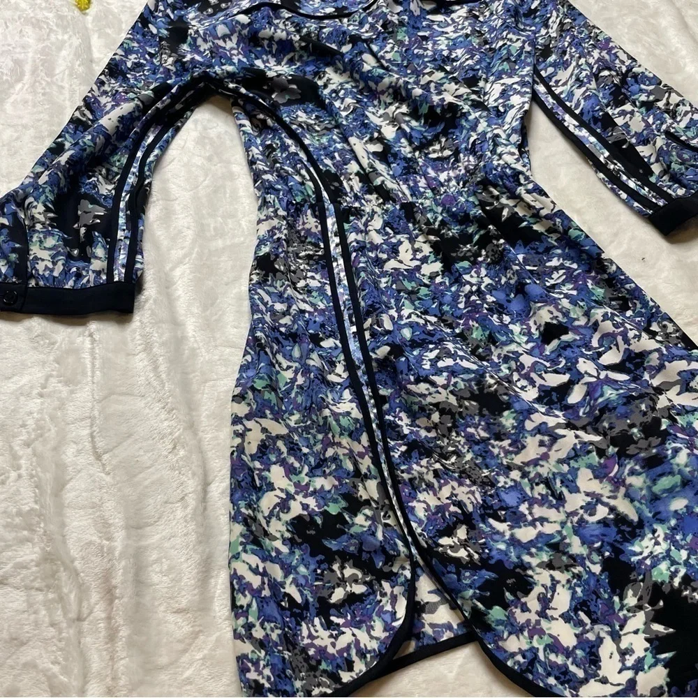 Parker Mallory 100% Silk Floral 3/4 Sleeve V-Neck Dress in Creekside Blue Black